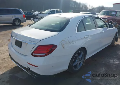 2017 Mercedes-Benz E 300 4Matic z USA, uszkodzony, nr VIN WDDZF4KB7HA026750